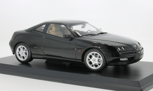 Norev Alfa Romeo GTV Schwarz 1999 1 18 Model Car World